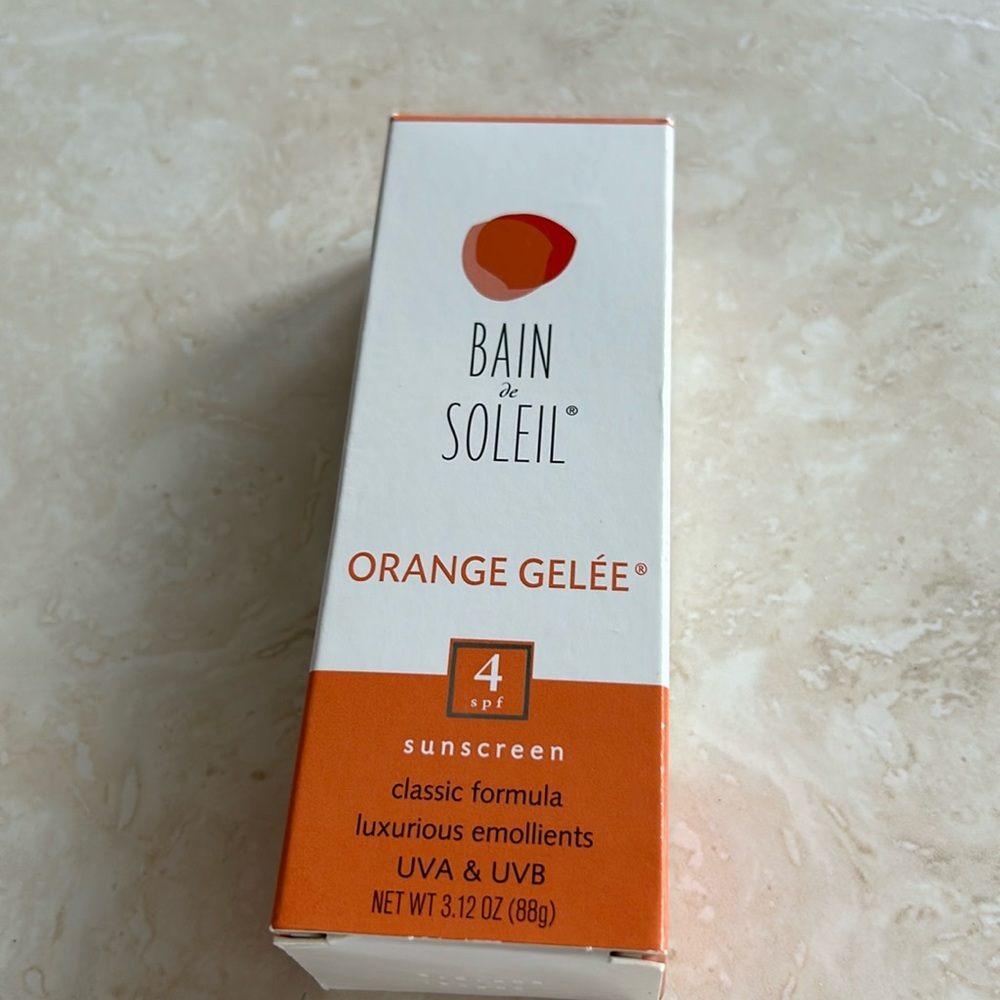 Original Bain de Soleil orange gelee at the beach tanned with friends & moms